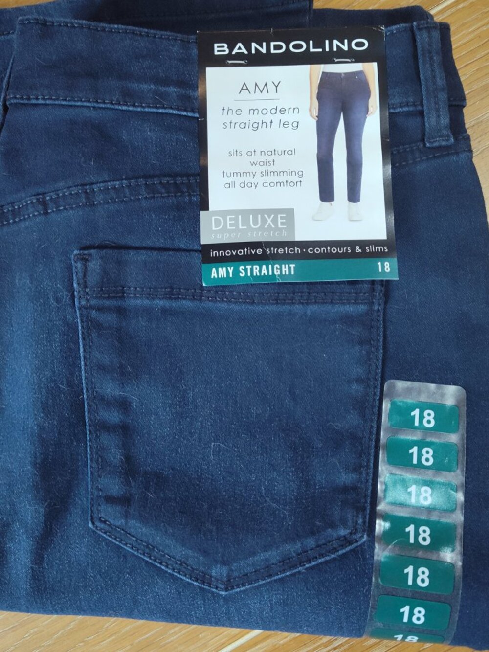 NWT Bandolino Amy Modern Straight Deluxe Stretch Jeans – Size 18